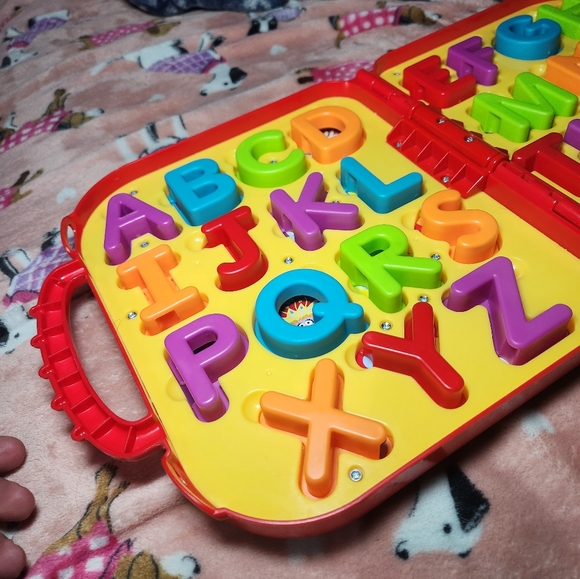 Sesame Street Elmo's On The Go Letters 2017 - Picture 7 of 12